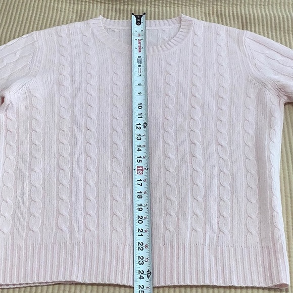 Cashmere pink cable sweater - Picture 4 of 6
